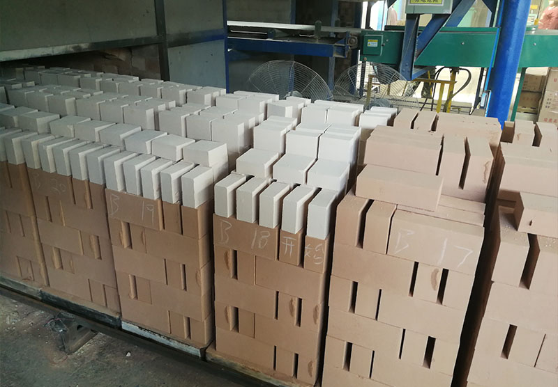 Clay insulation brick