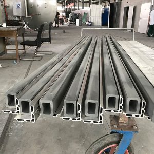 Reaction sintered silicon carbide beam