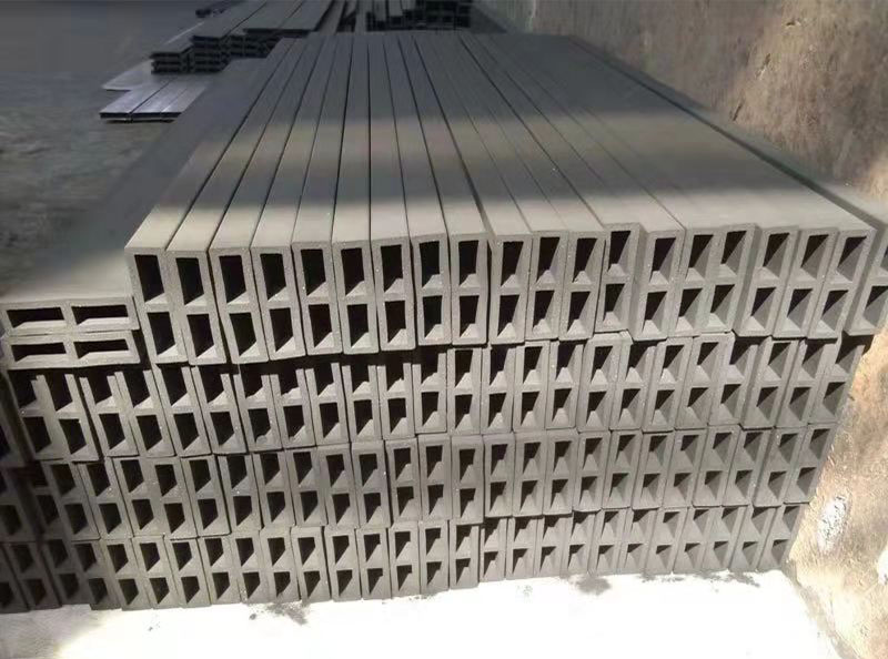 Reaction sintered silicon carbide beam